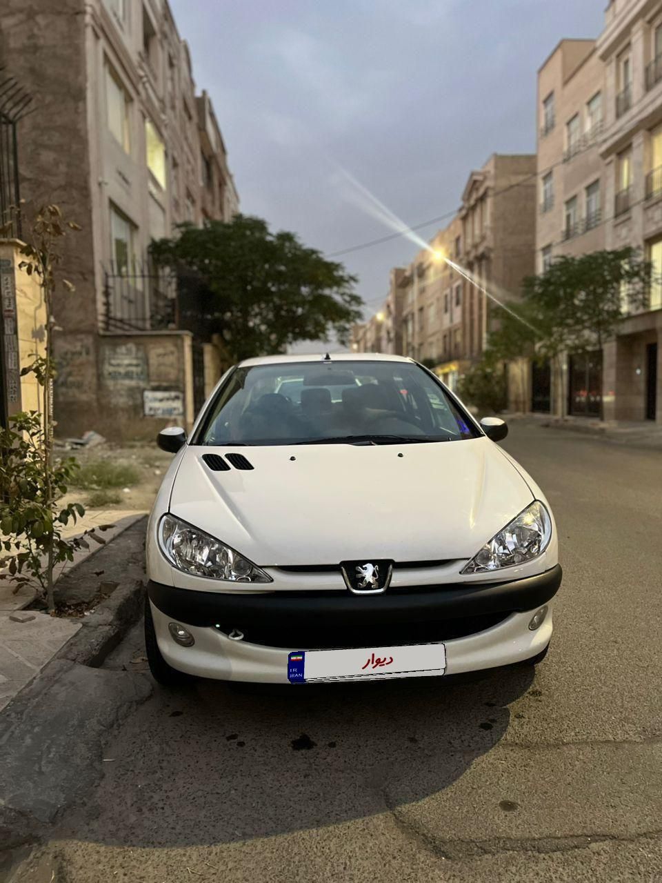 پژو ۲۰۶ صندوق دار v8 - 1390