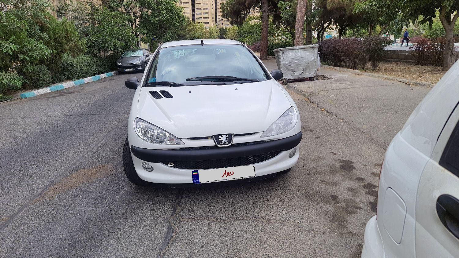 پژو ۲۰۶ صندوق دار v8 - 1390