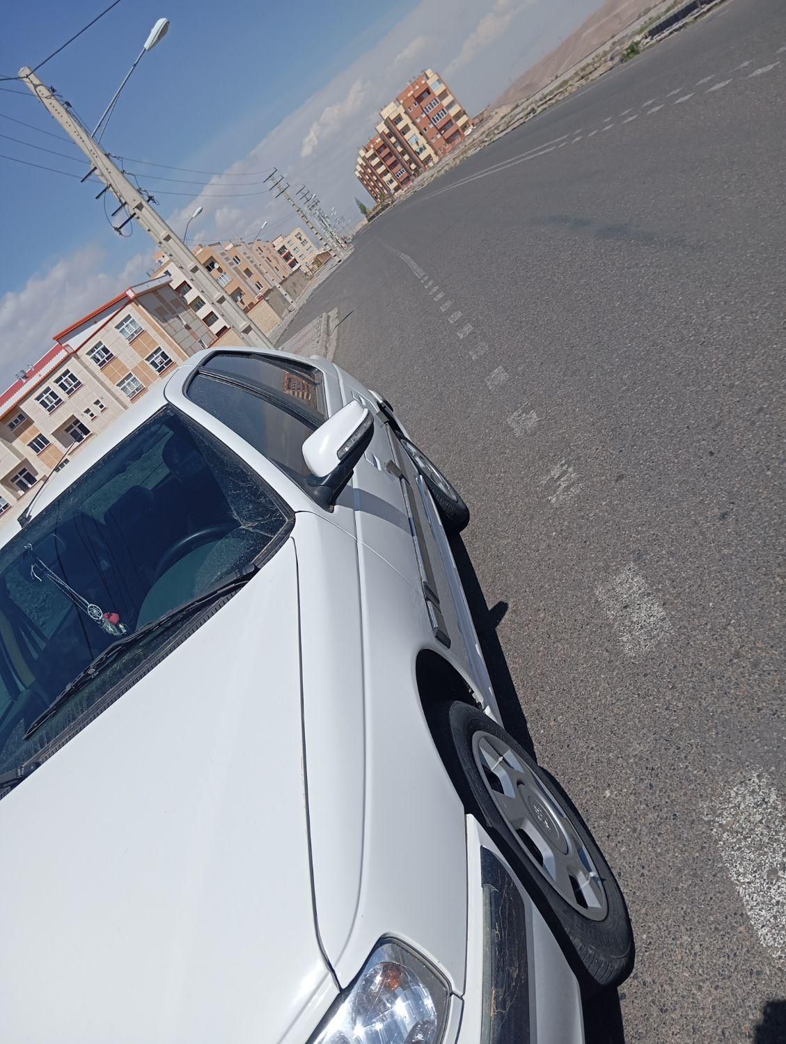 پژو پارس XU7P - 1402