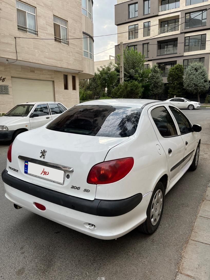 پژو ۲۰۶ صندوق دار v8 - 1390