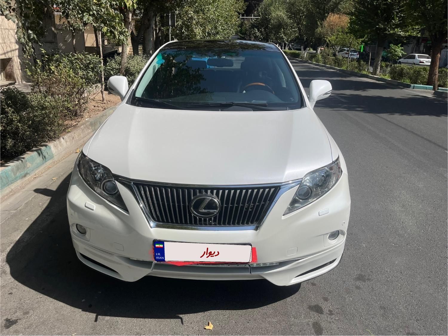 خودرو لکسوس، RX آگهی ann_19560831