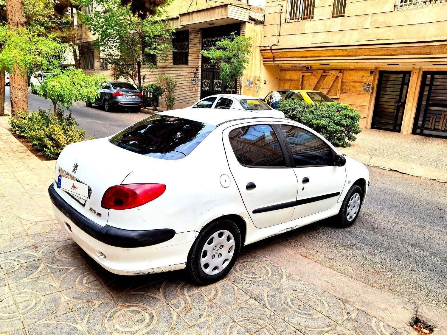 پژو ۲۰۶ صندوق دار v8 - 1390