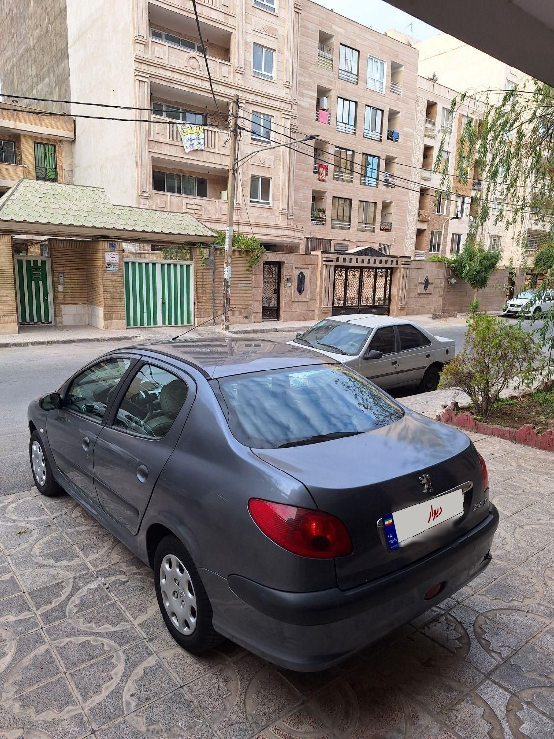 پژو ۲۰۶ صندوق دار v8 - 1389