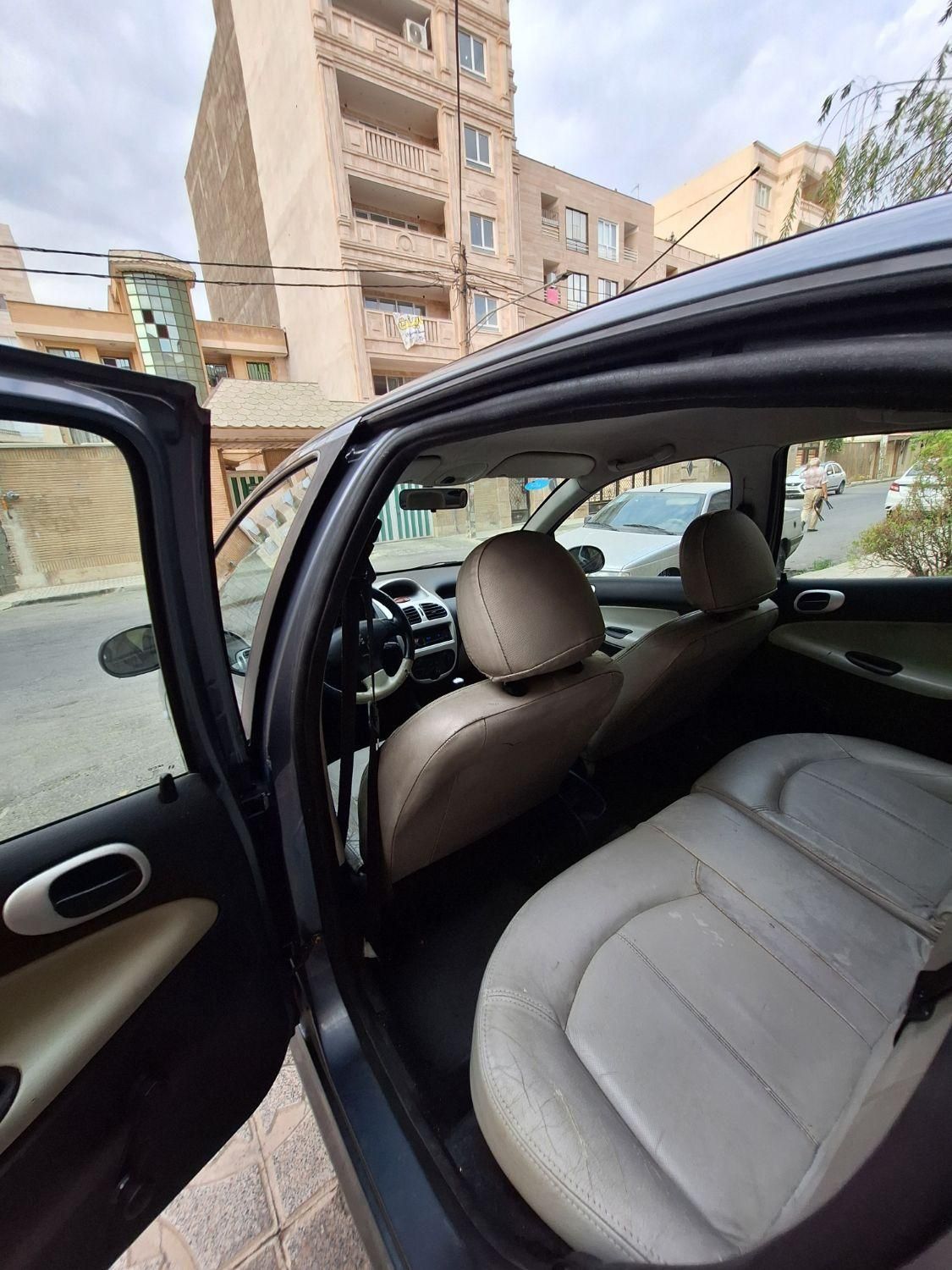 پژو ۲۰۶ صندوق دار v8 - 1389