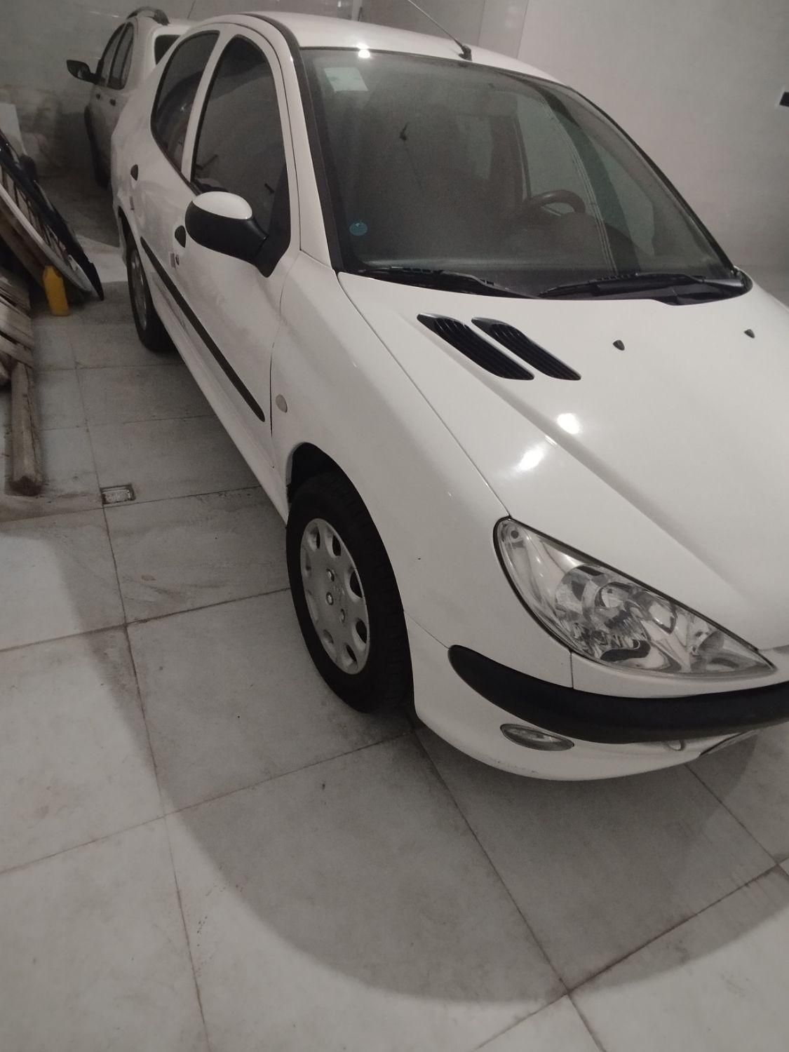 پژو ۲۰۶ صندوق دار v8 - 1393