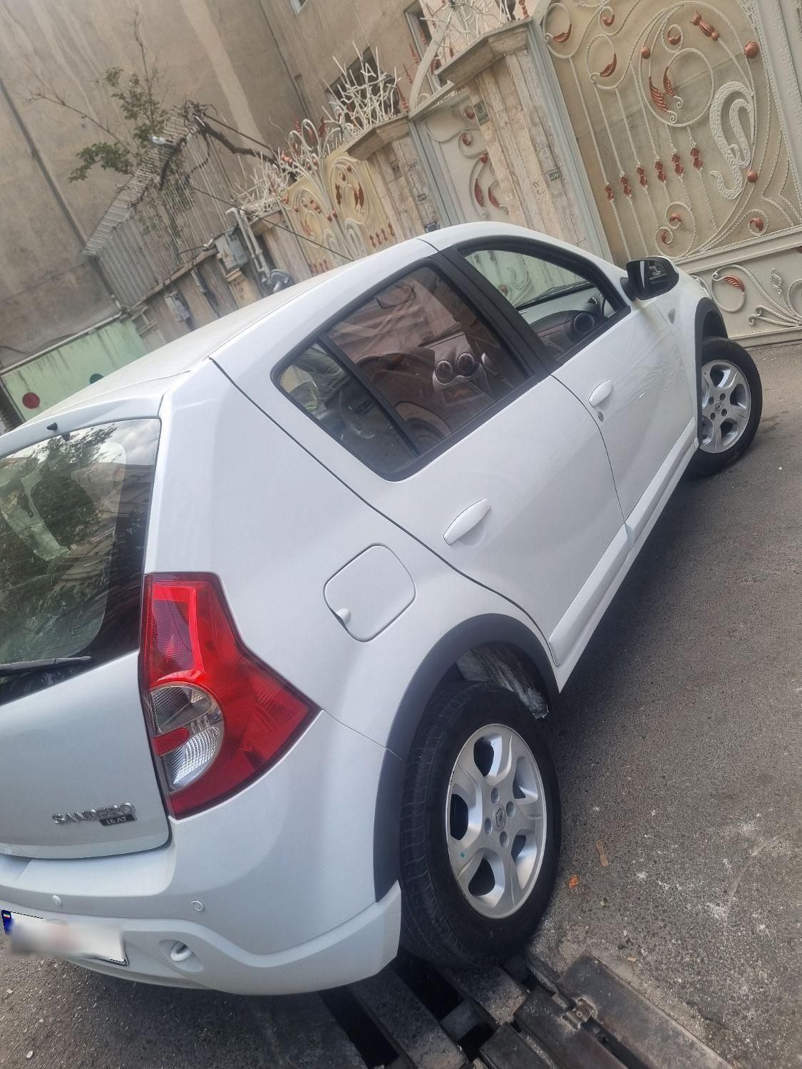 رنو ساندرو اتوماتیک - 1396