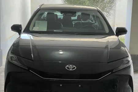 تویوتا کمری GLX - 2025
