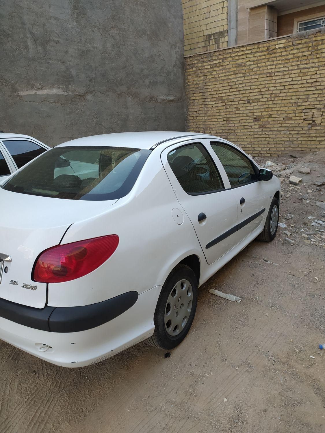 پژو ۲۰۶ صندوق دار v8 - 1396