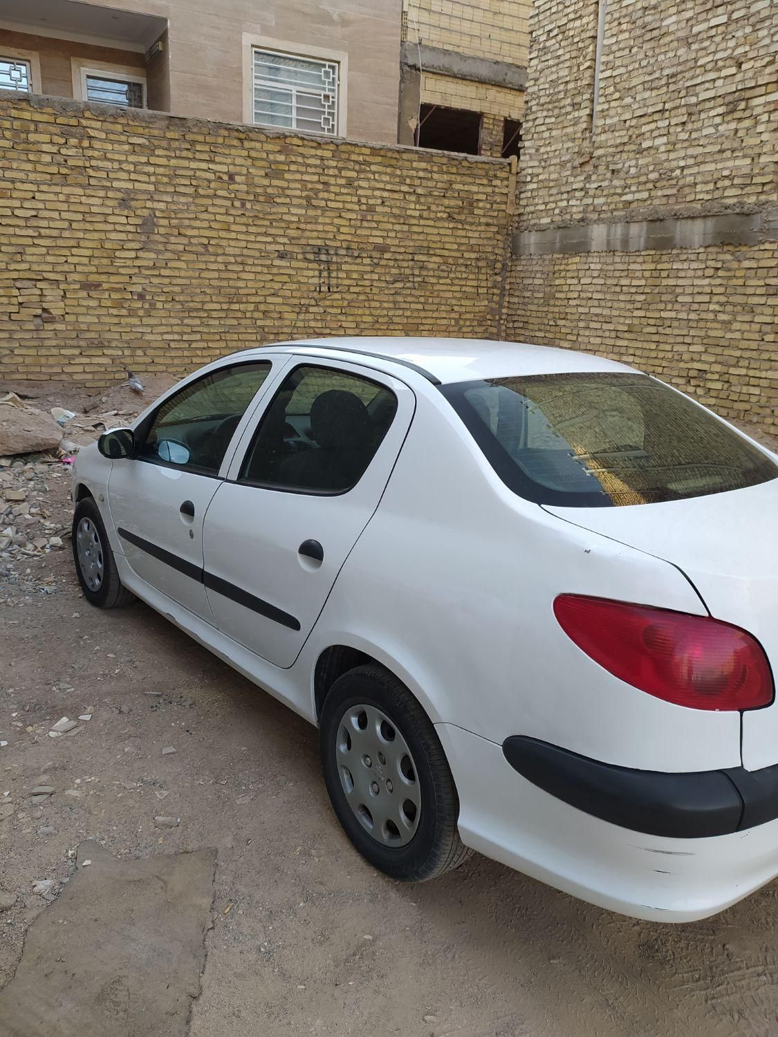 پژو ۲۰۶ صندوق دار v8 - 1396
