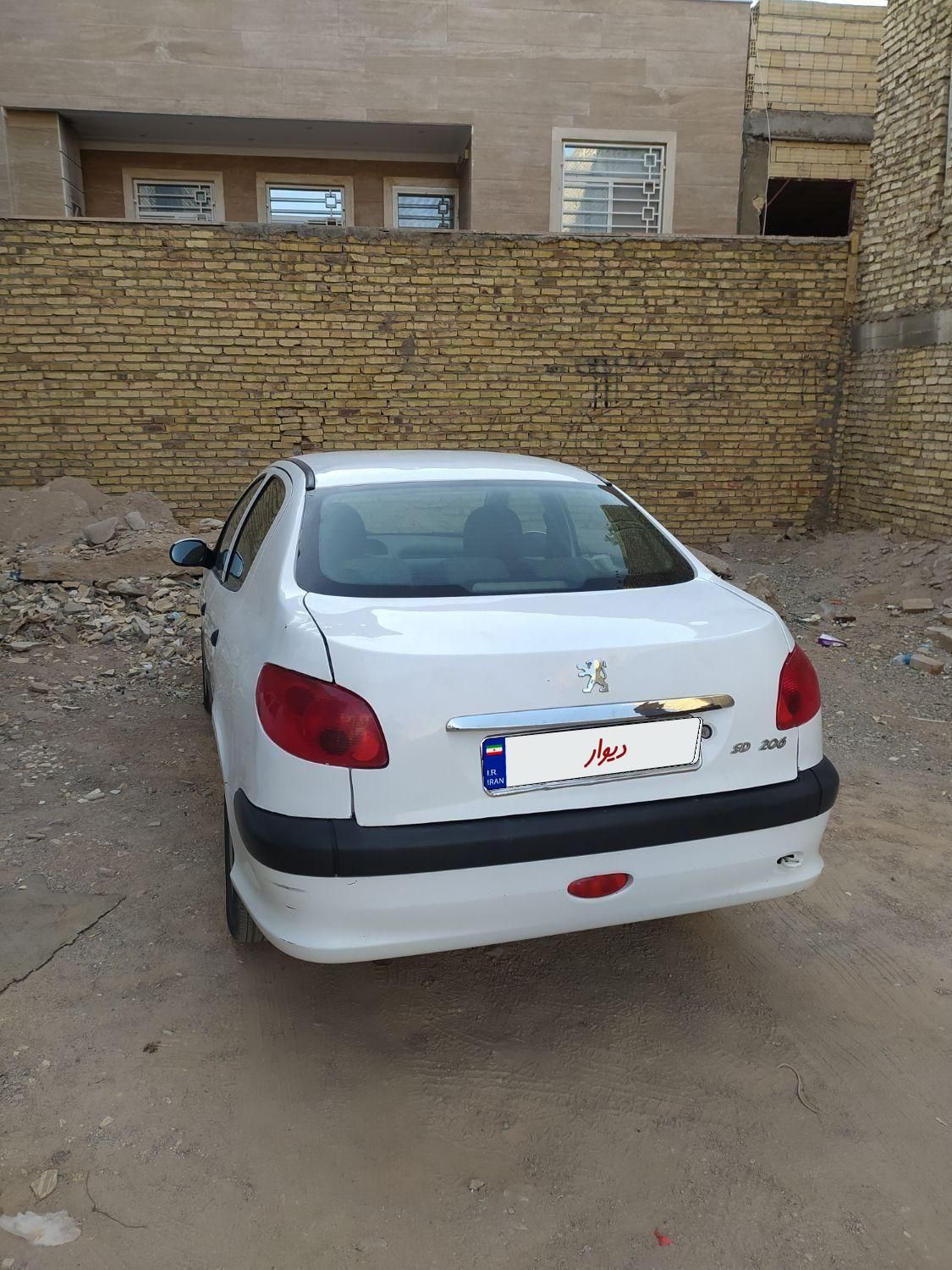 پژو ۲۰۶ صندوق دار v8 - 1396
