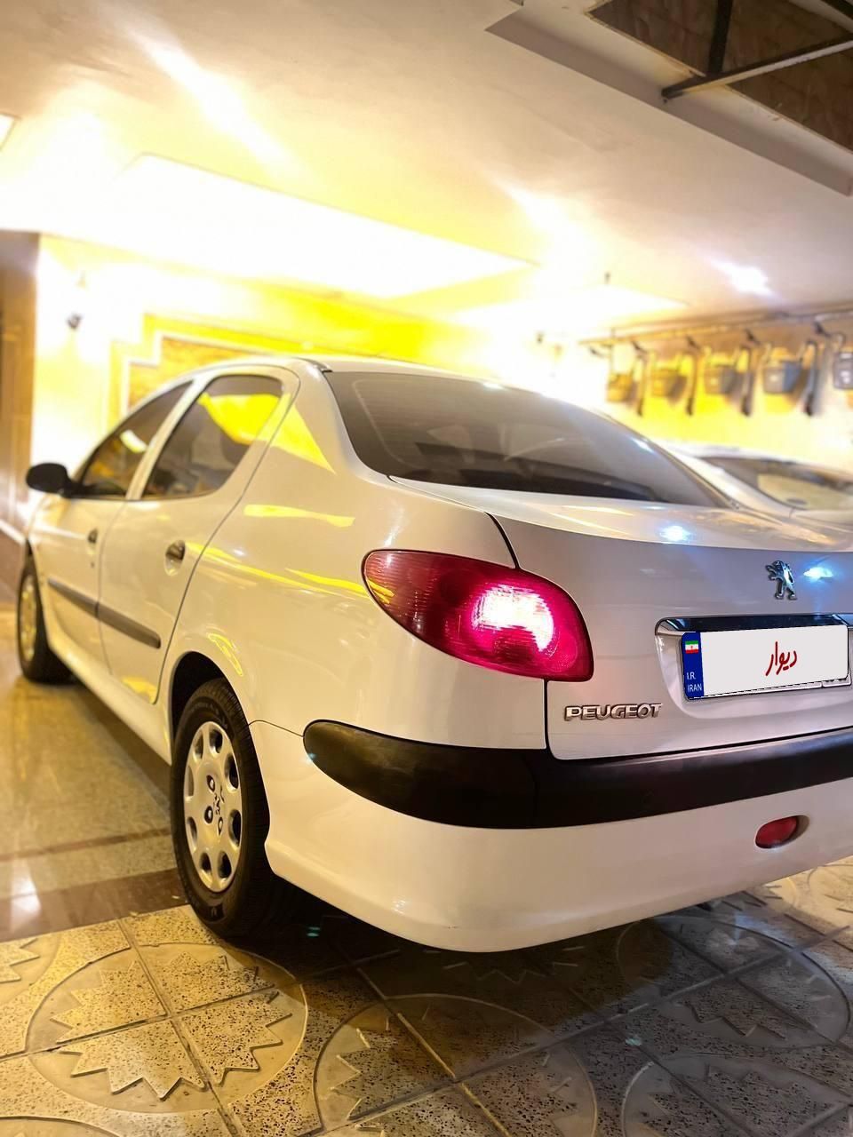 پژو ۲۰۶ صندوق دار v8 - 1396