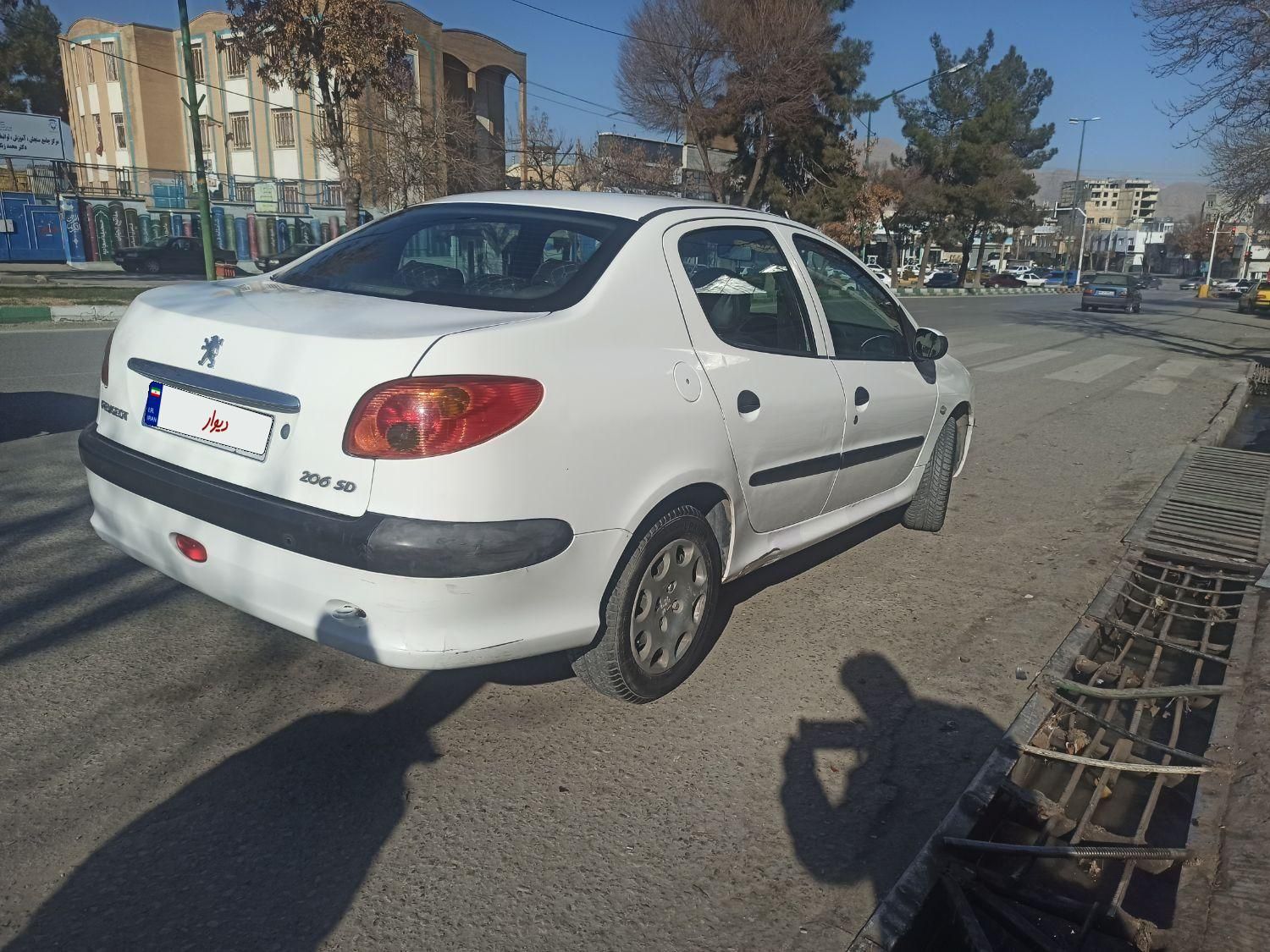 پژو ۲۰۶ صندوق دار v8 - 1393