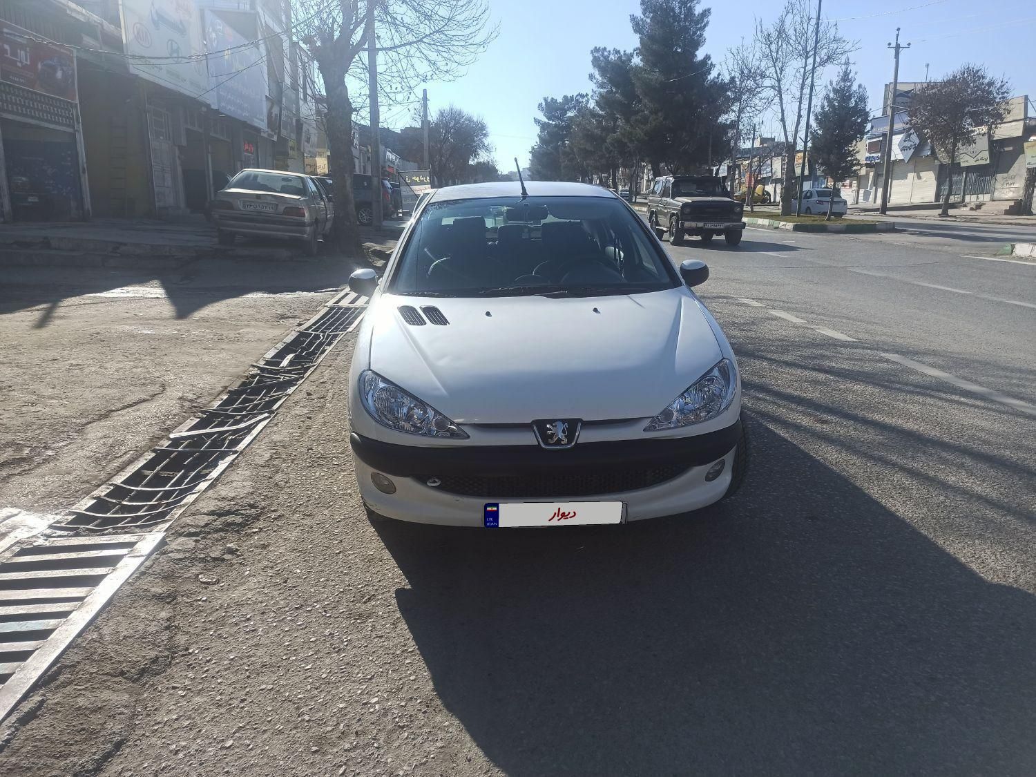 پژو ۲۰۶ صندوق دار v8 - 1393