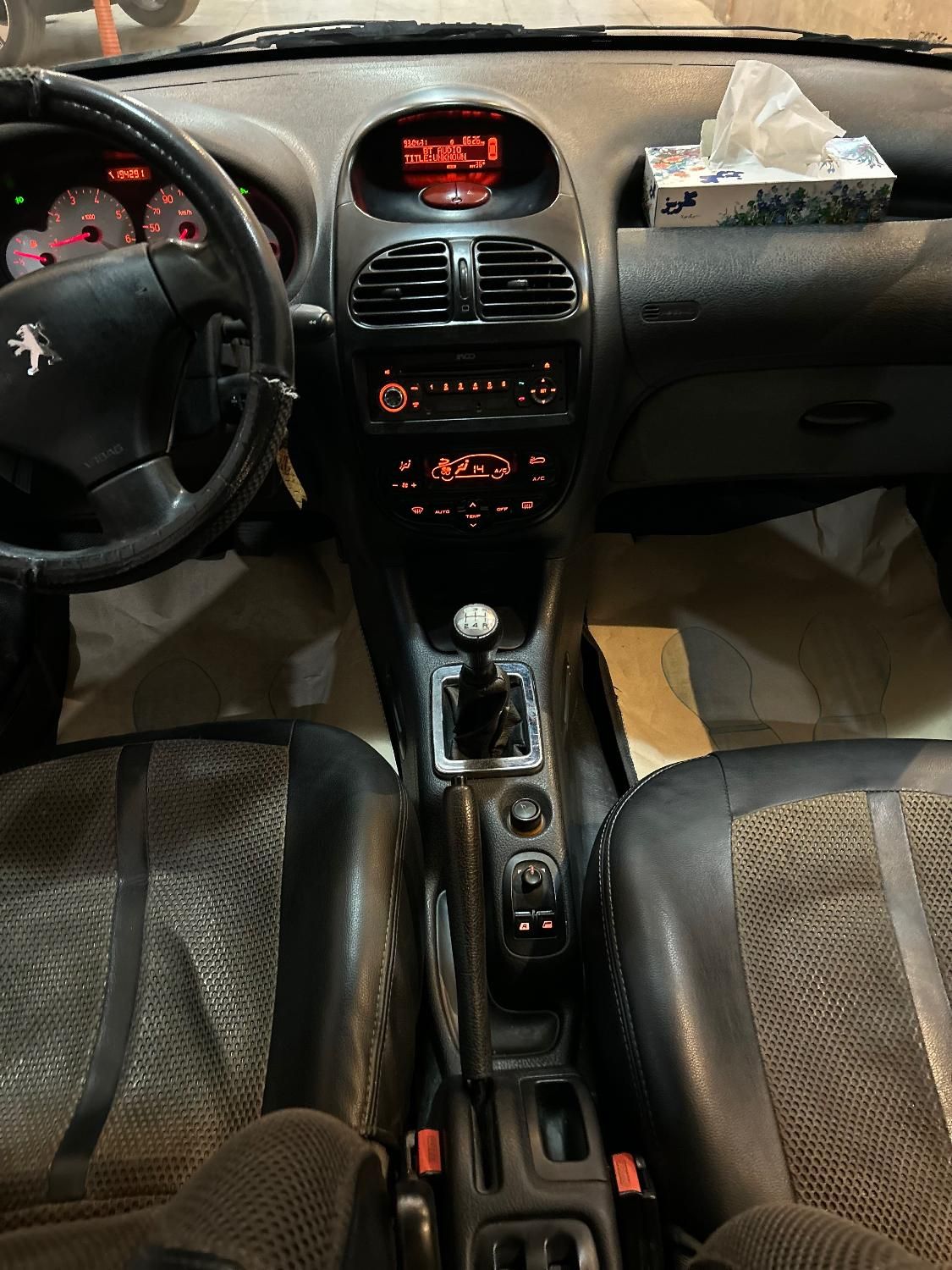 پژو ۲۰۶ صندوق دار v8 - 1396