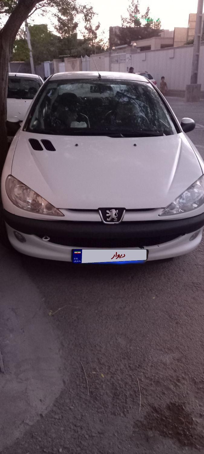 پژو ۲۰۶ صندوق دار v8 - 1393