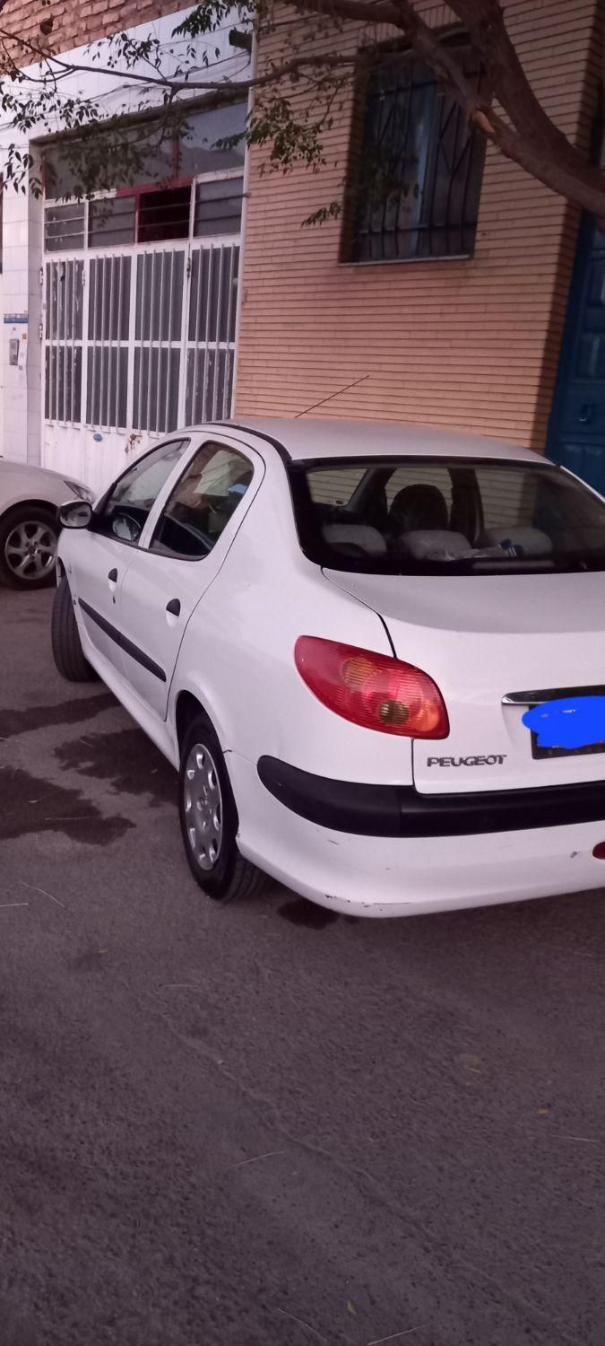 پژو ۲۰۶ صندوق دار v8 - 1393