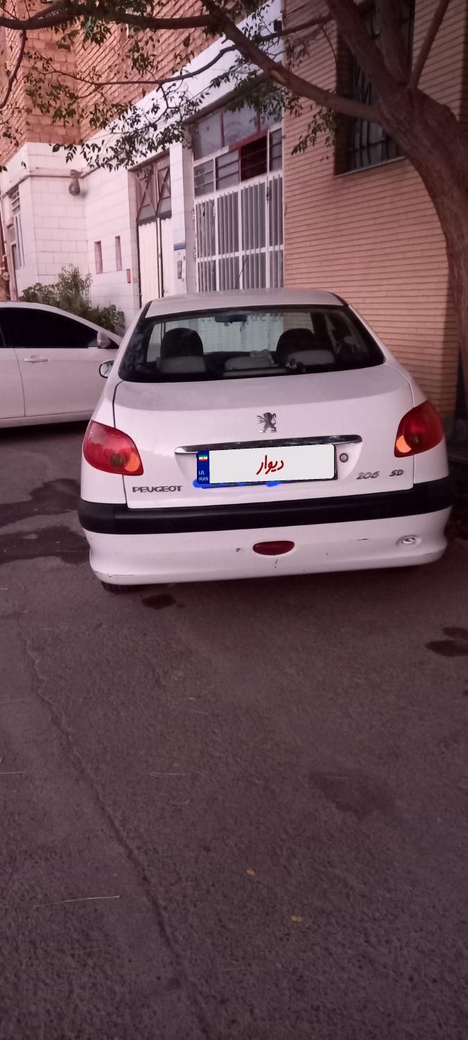 پژو ۲۰۶ صندوق دار v8 - 1393