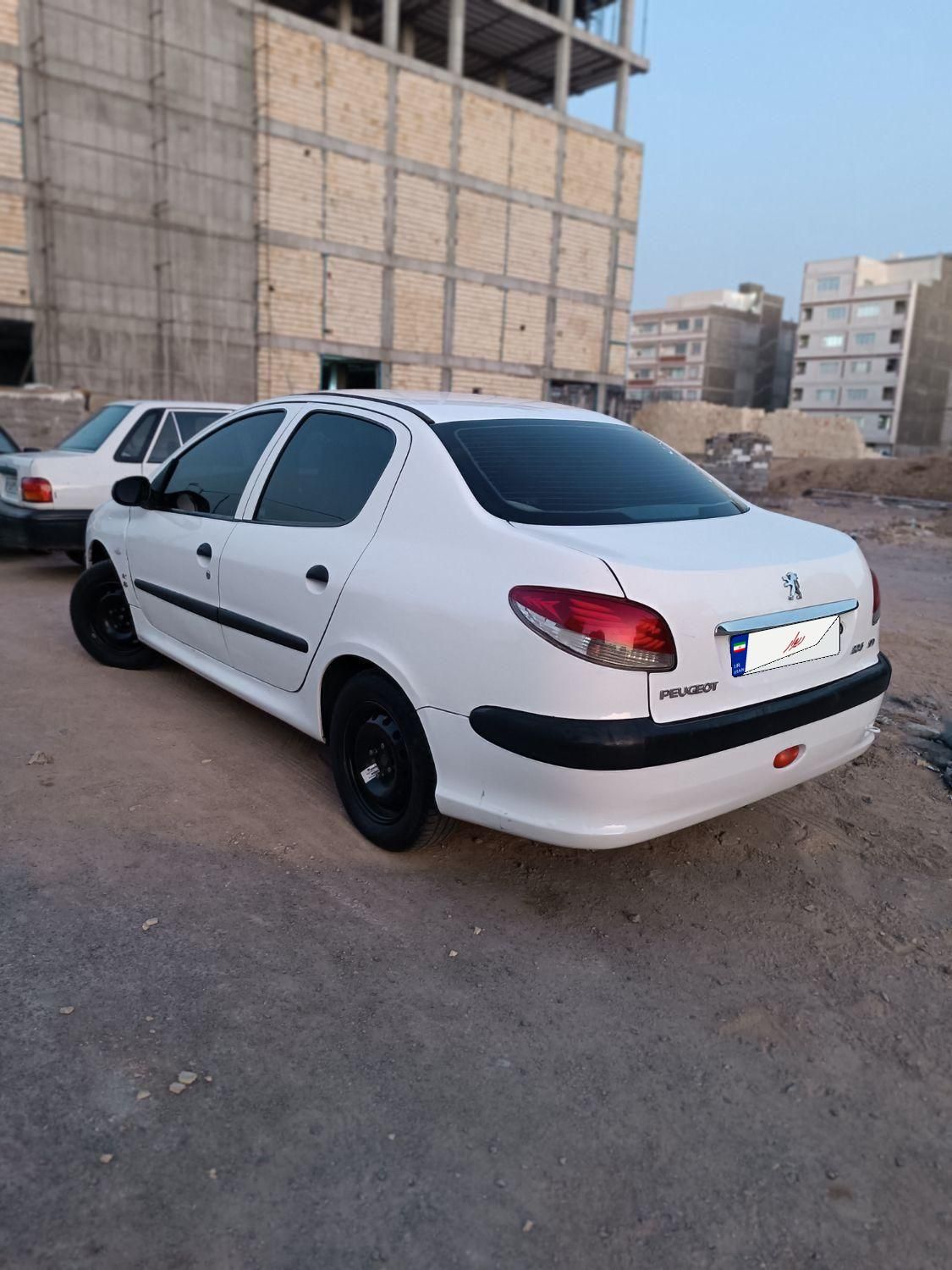 پژو ۲۰۶ صندوق دار v8 - 1393