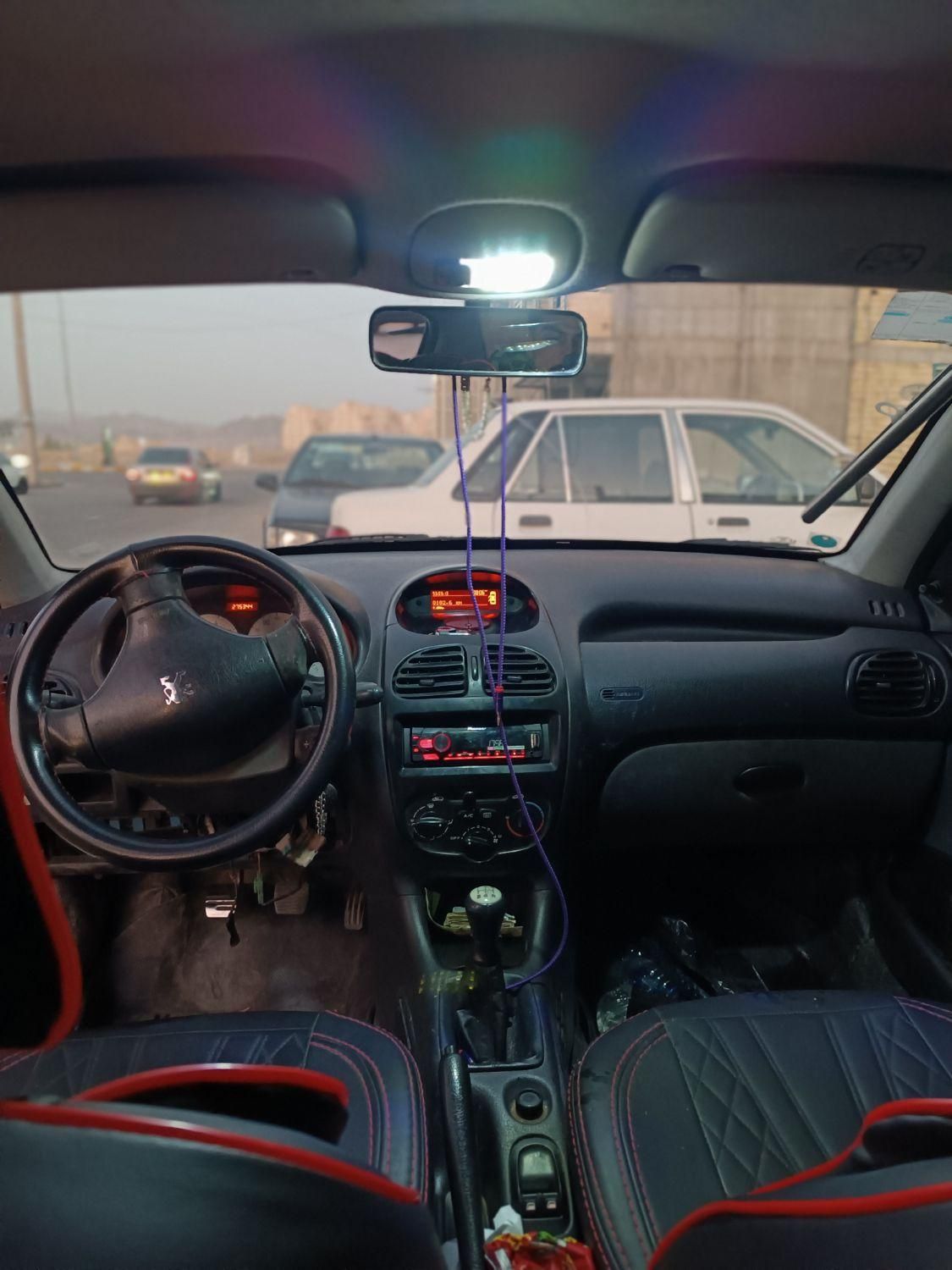 پژو ۲۰۶ صندوق دار v8 - 1393