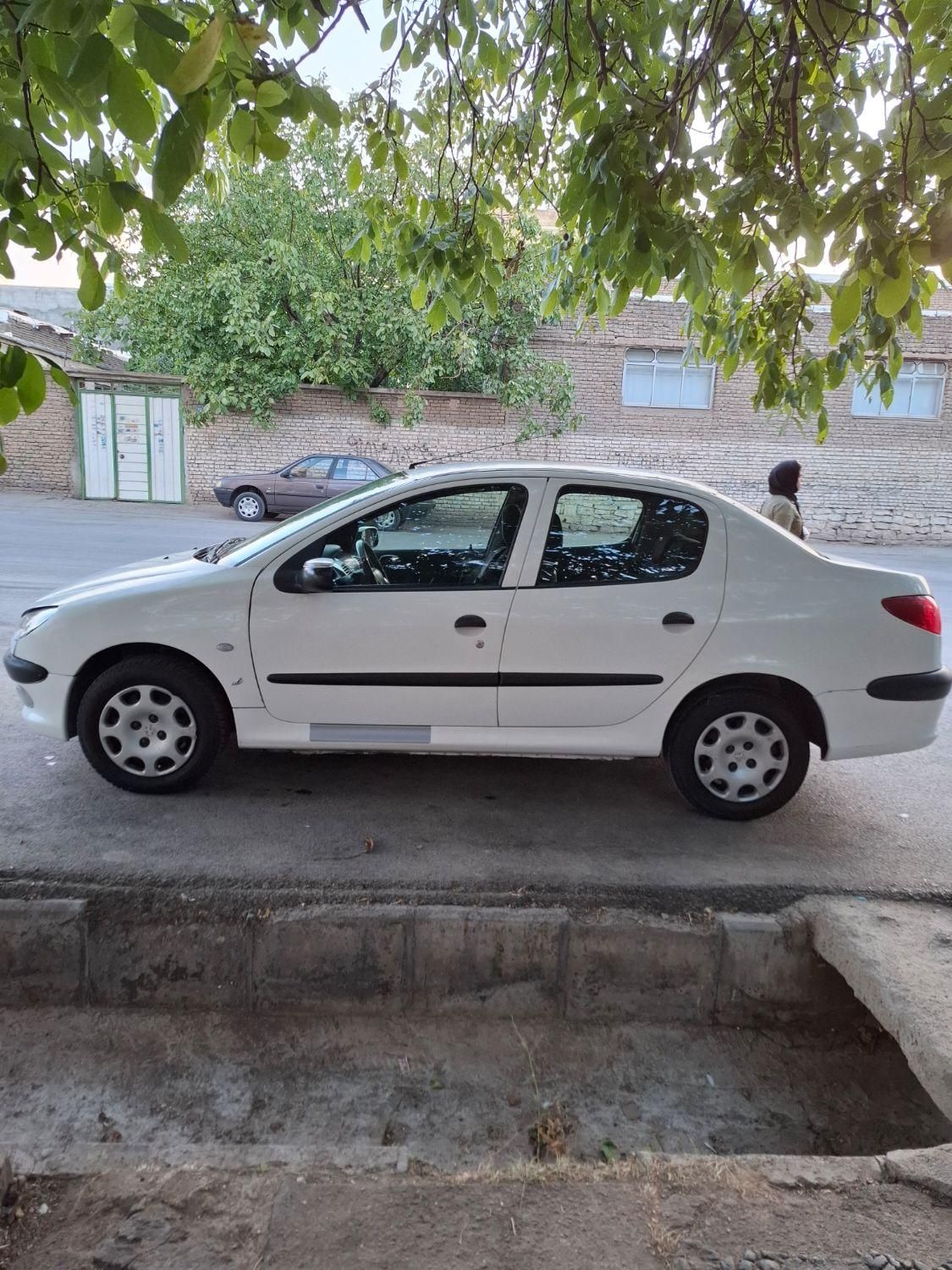 پژو ۲۰۶ صندوق دار v8 - 1388