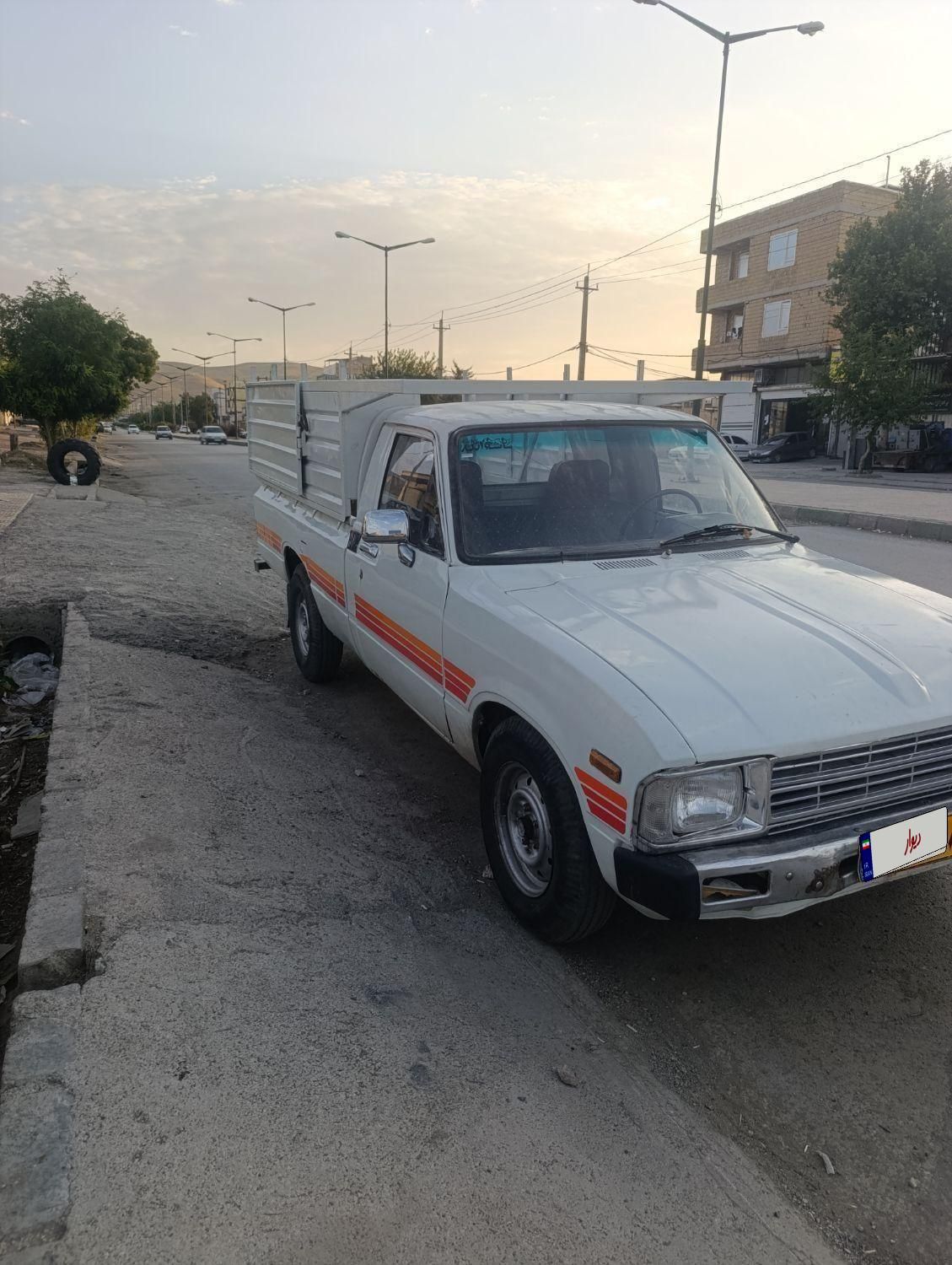 تویوتا کمری XLE - 1402