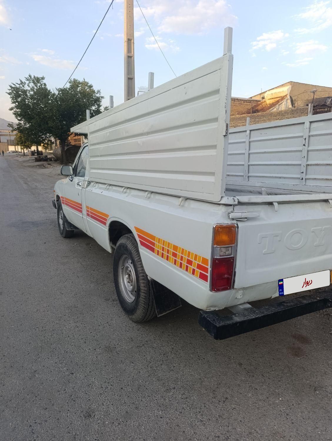تویوتا کمری XLE - 1402