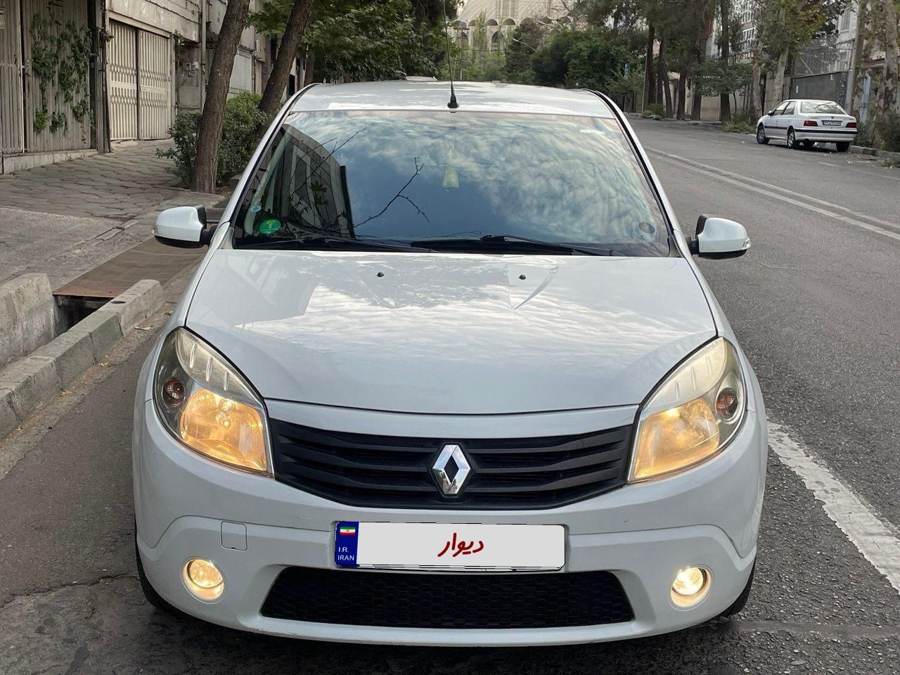 رنو ساندرو اتوماتیک - 1396