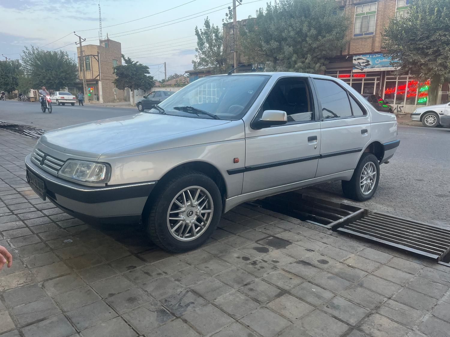 پژو 405 GLX - دوگانه سوز - 1389