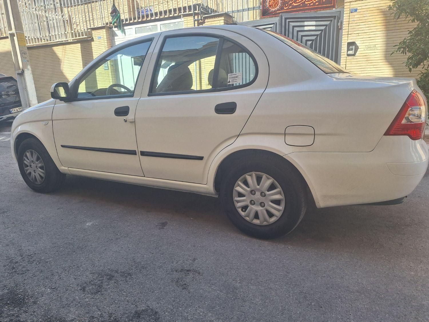 تیبا صندوق دار SX - 1400