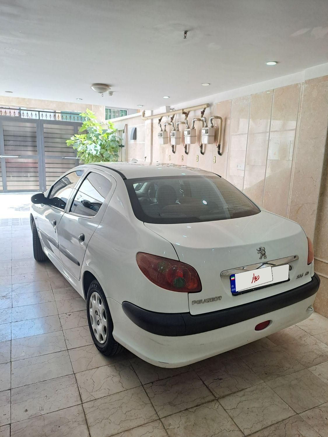 پژو ۲۰۶ صندوق دار v8 - 1392