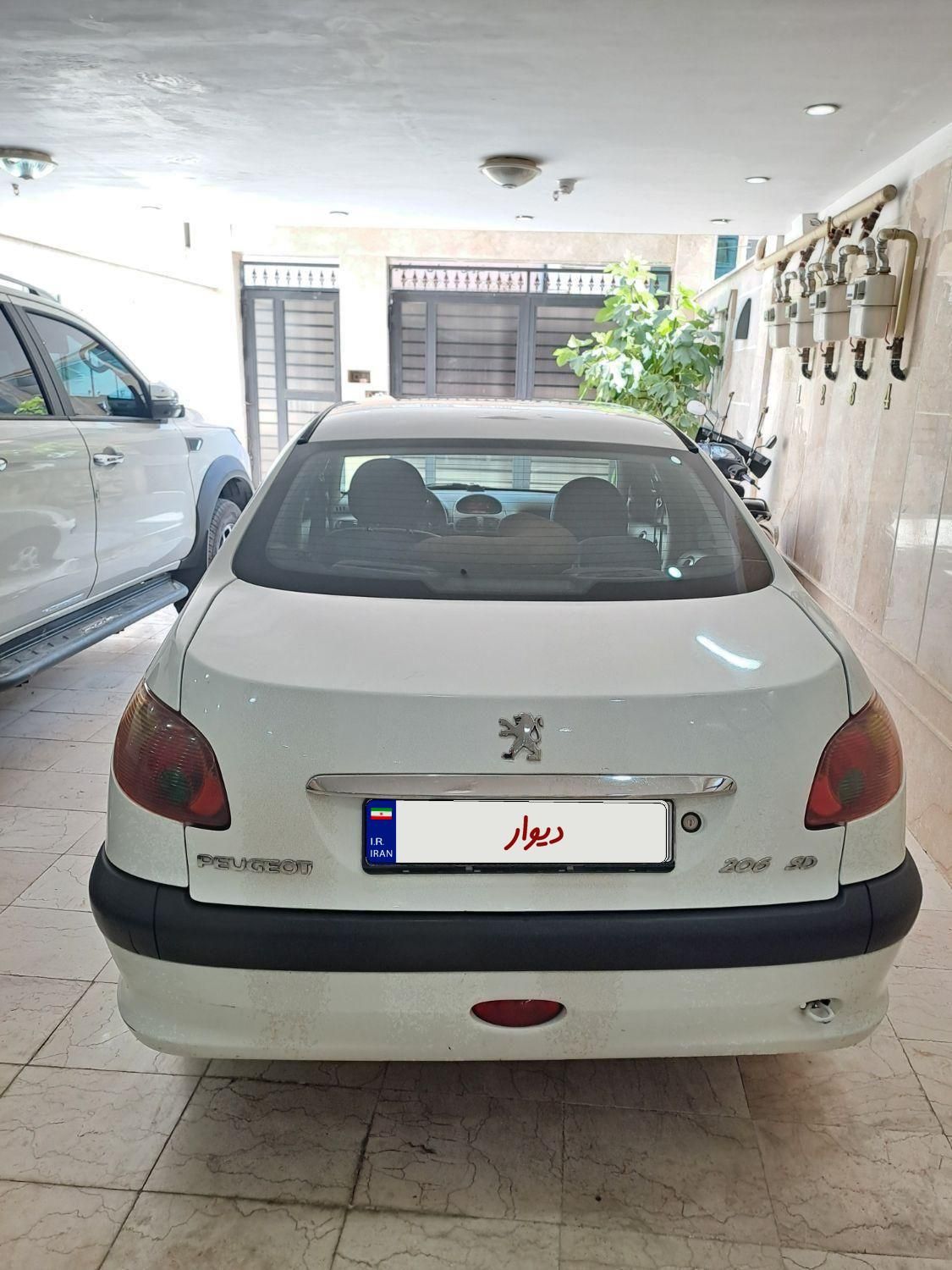 پژو ۲۰۶ صندوق دار v8 - 1392