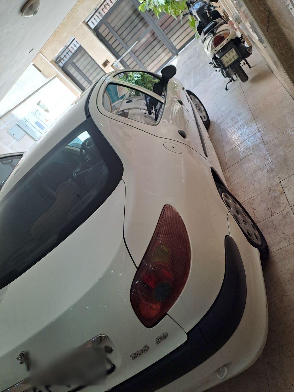 پژو ۲۰۶ صندوق دار v8 - 1392