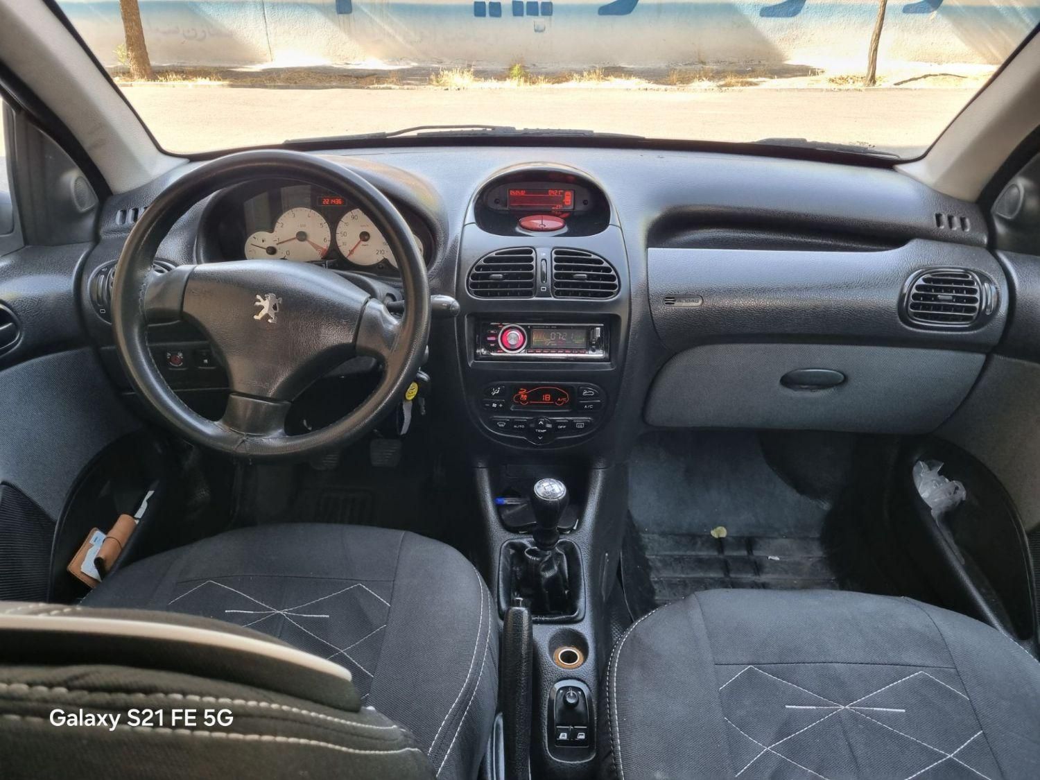 پژو ۲۰۶ صندوق دار v8 - 1393