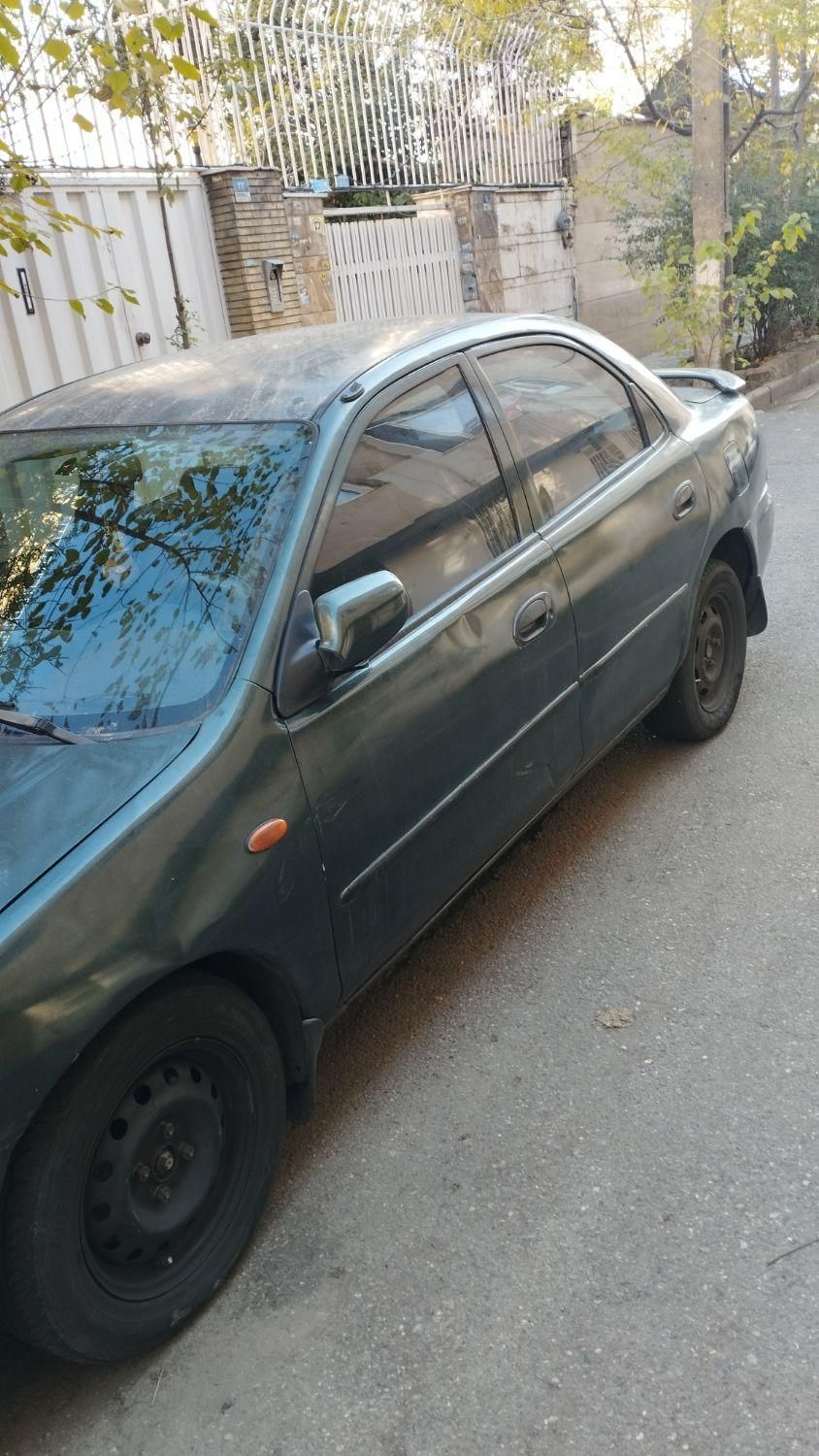 مزدا 323 F - 1378