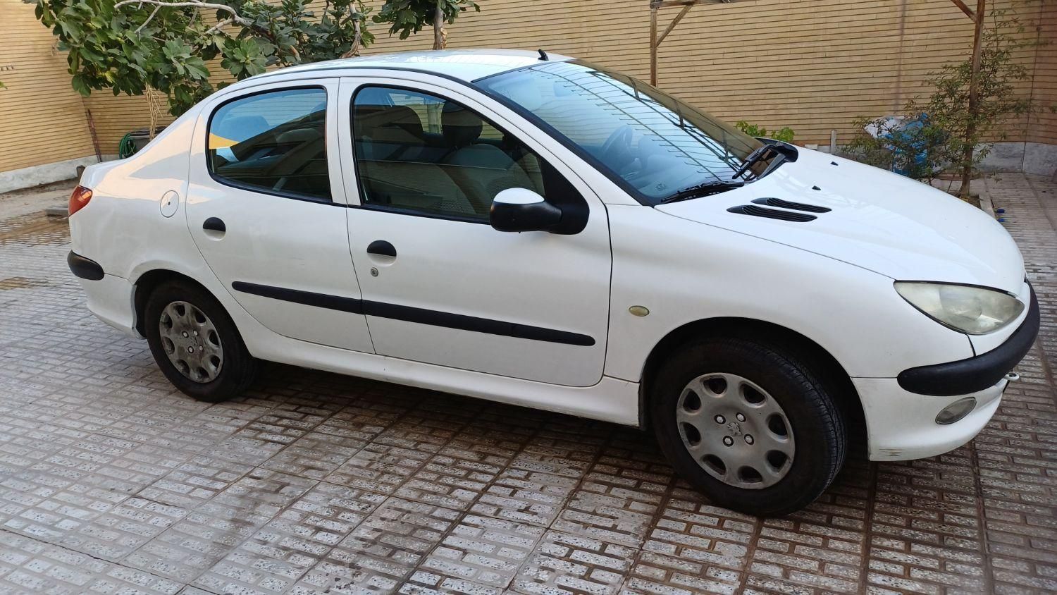 پژو ۲۰۶ صندوق دار v8 - 1393