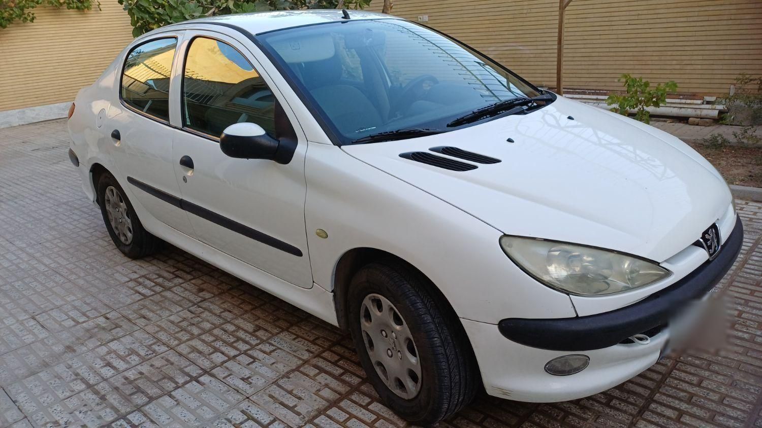پژو ۲۰۶ صندوق دار v8 - 1393