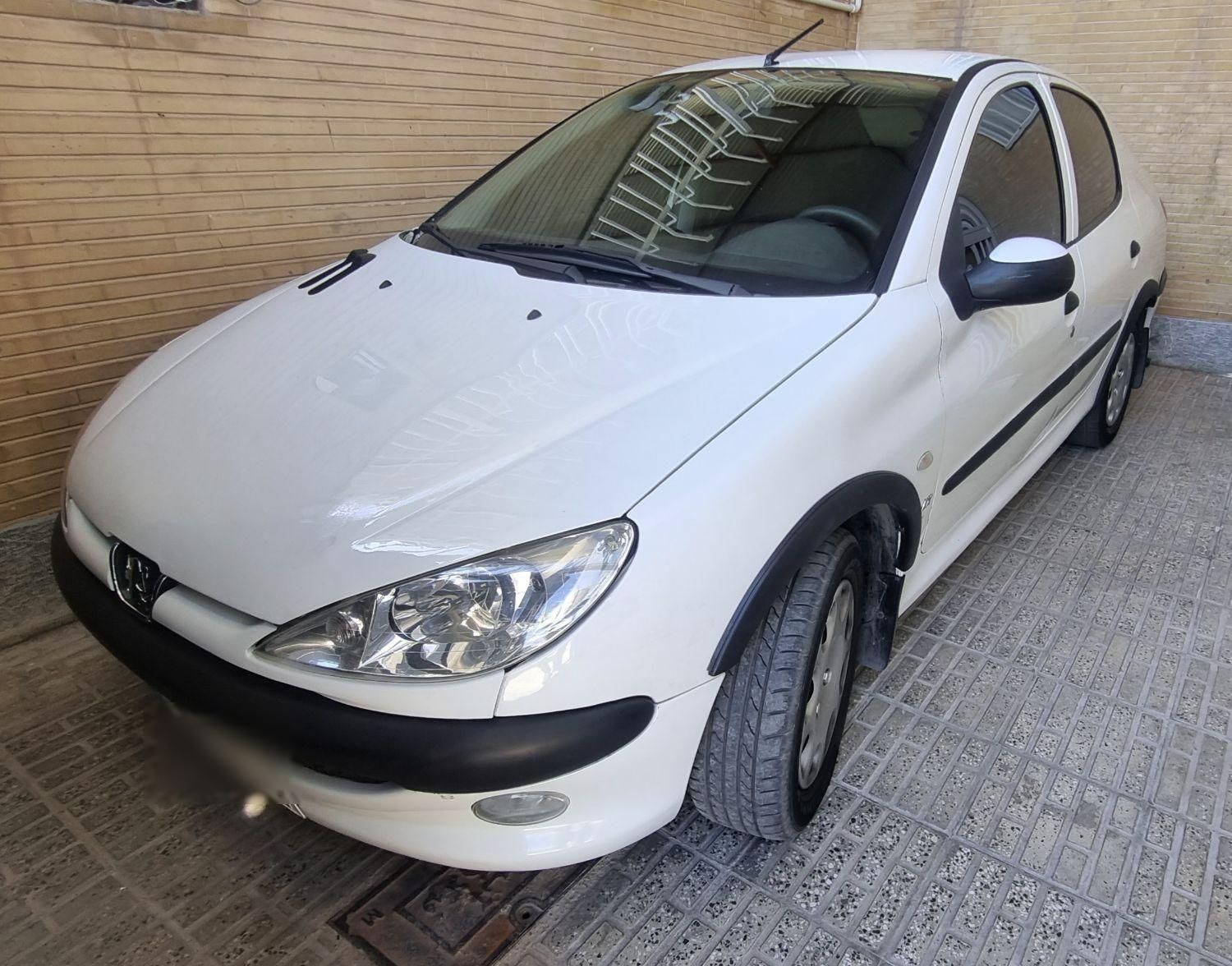 پژو ۲۰۶ صندوق دار v8 - 1395