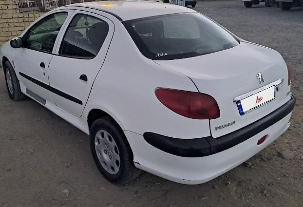 پژو ۲۰۶ صندوق دار v8 - 1390
