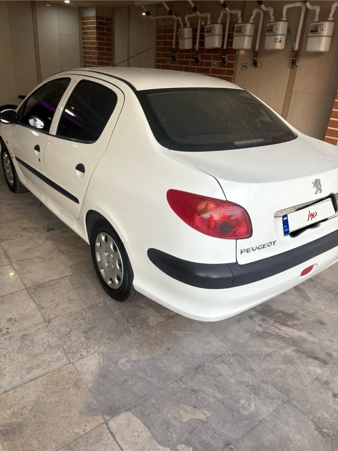 پژو ۲۰۶ صندوق دار v8 - 1390