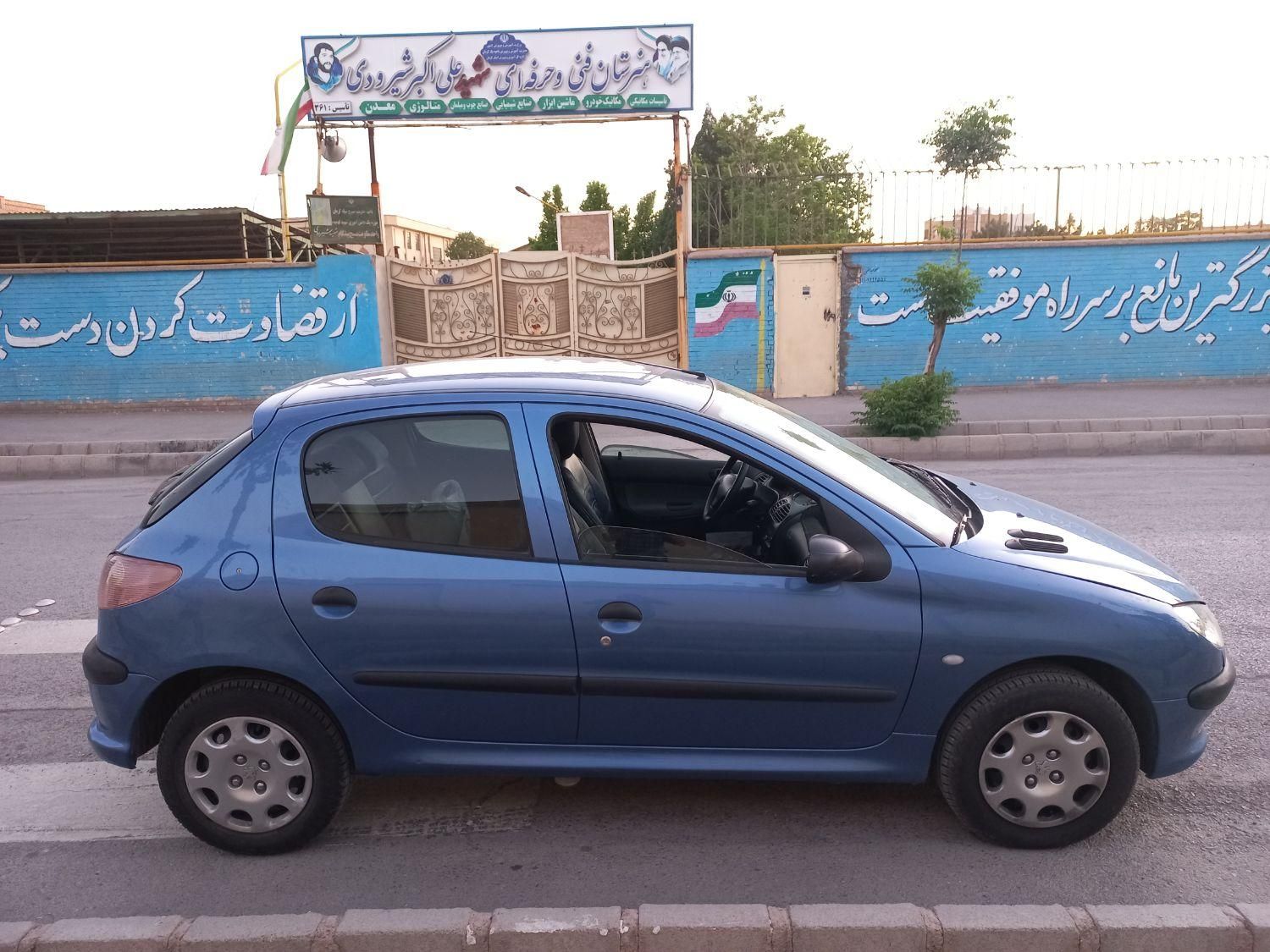پژو 206 تیپ 2 - 1395