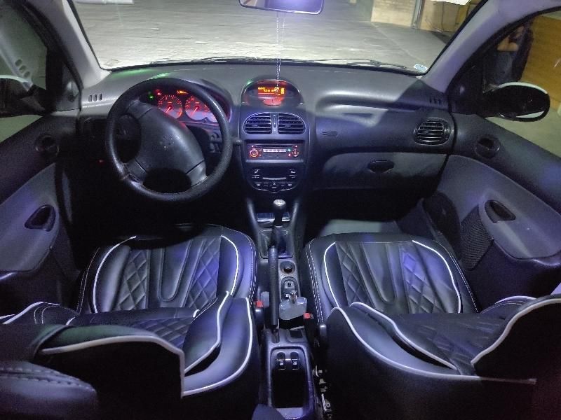 پژو ۲۰۶ صندوق دار v8 - 1395
