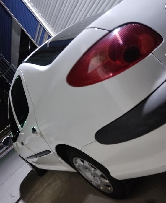 پژو ۲۰۶ صندوق دار v8 - 1395