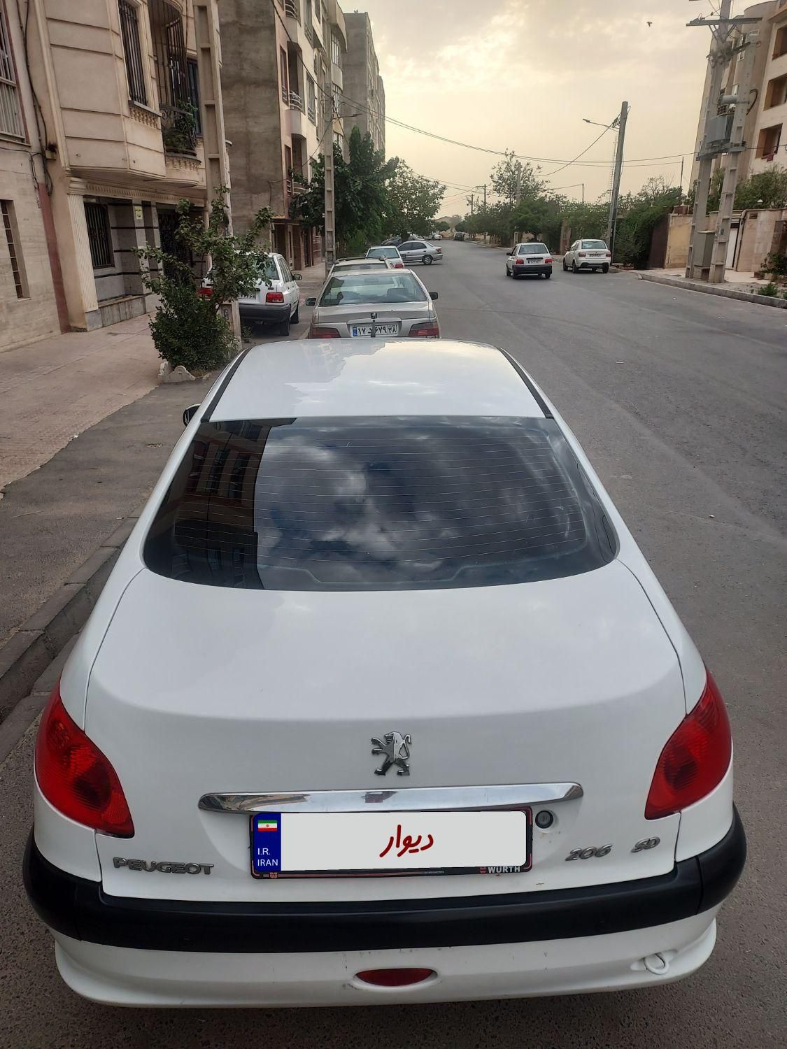 پژو ۲۰۶ صندوق دار v8 - 1394