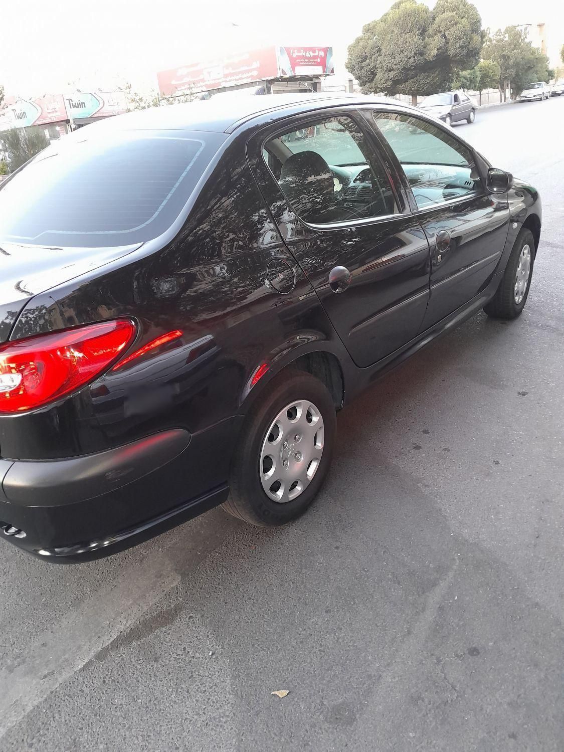 پژو ۲۰۶ صندوق دار v8 - 1390