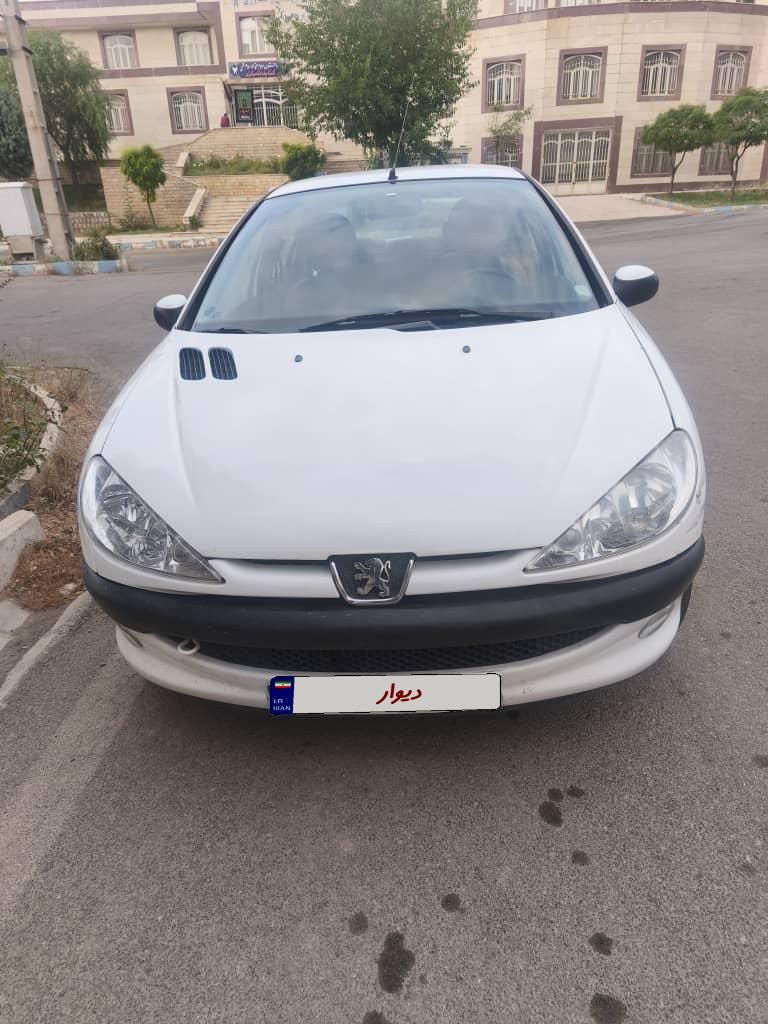 پژو ۲۰۶ صندوق دار v8 - 1395