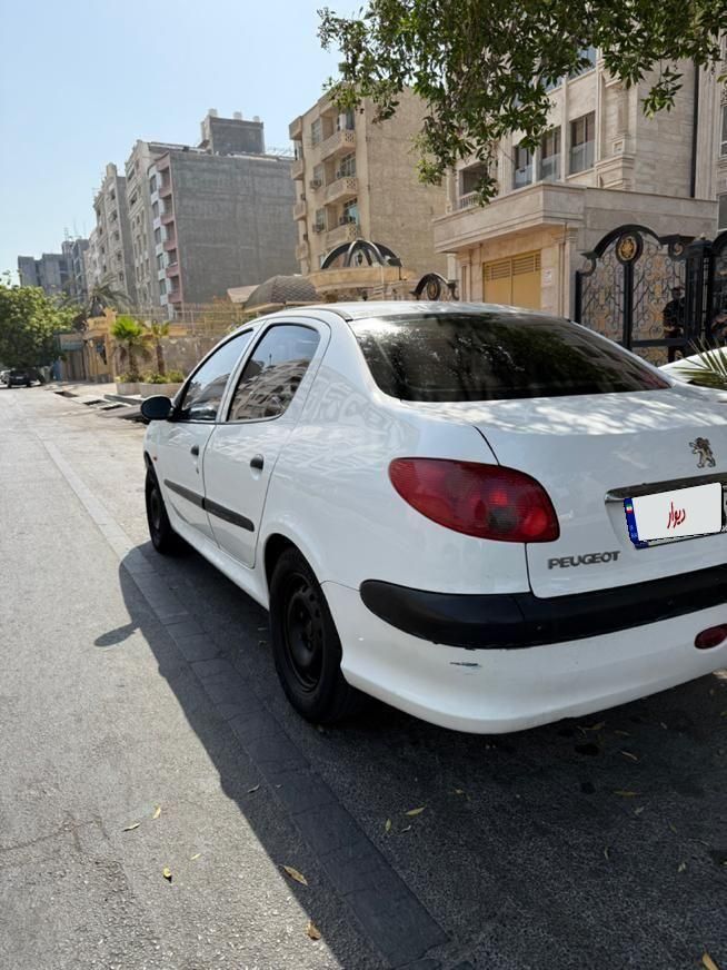 پژو ۲۰۶ صندوق دار v8 - 1390