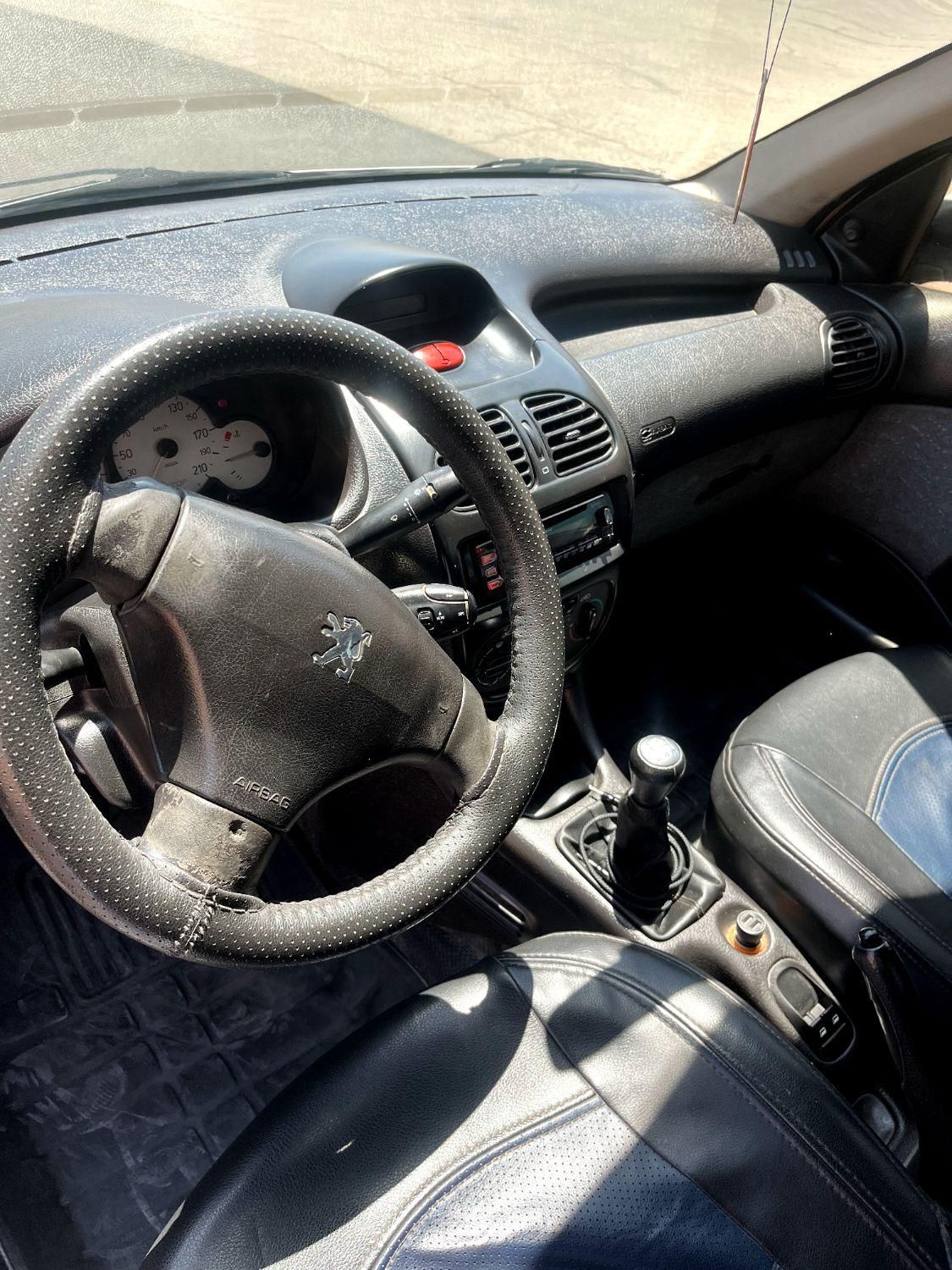 پژو ۲۰۶ صندوق دار v8 - 1391