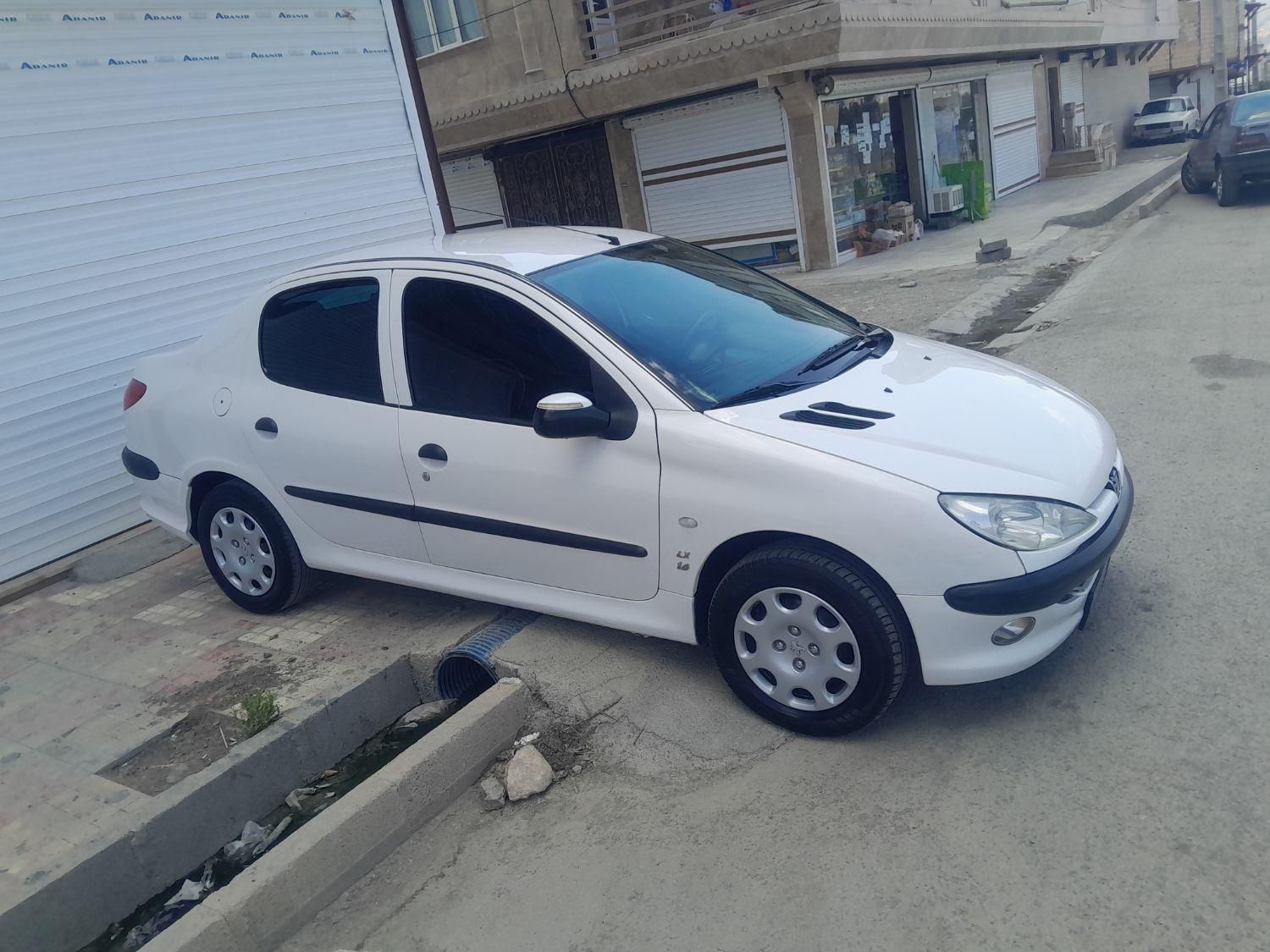 پژو ۲۰۶ صندوق دار v8 - 1387