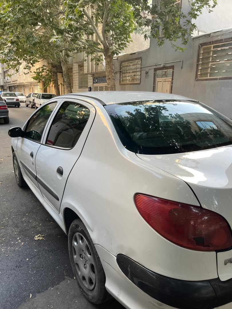 پژو ۲۰۶ صندوق دار v8 - 1396