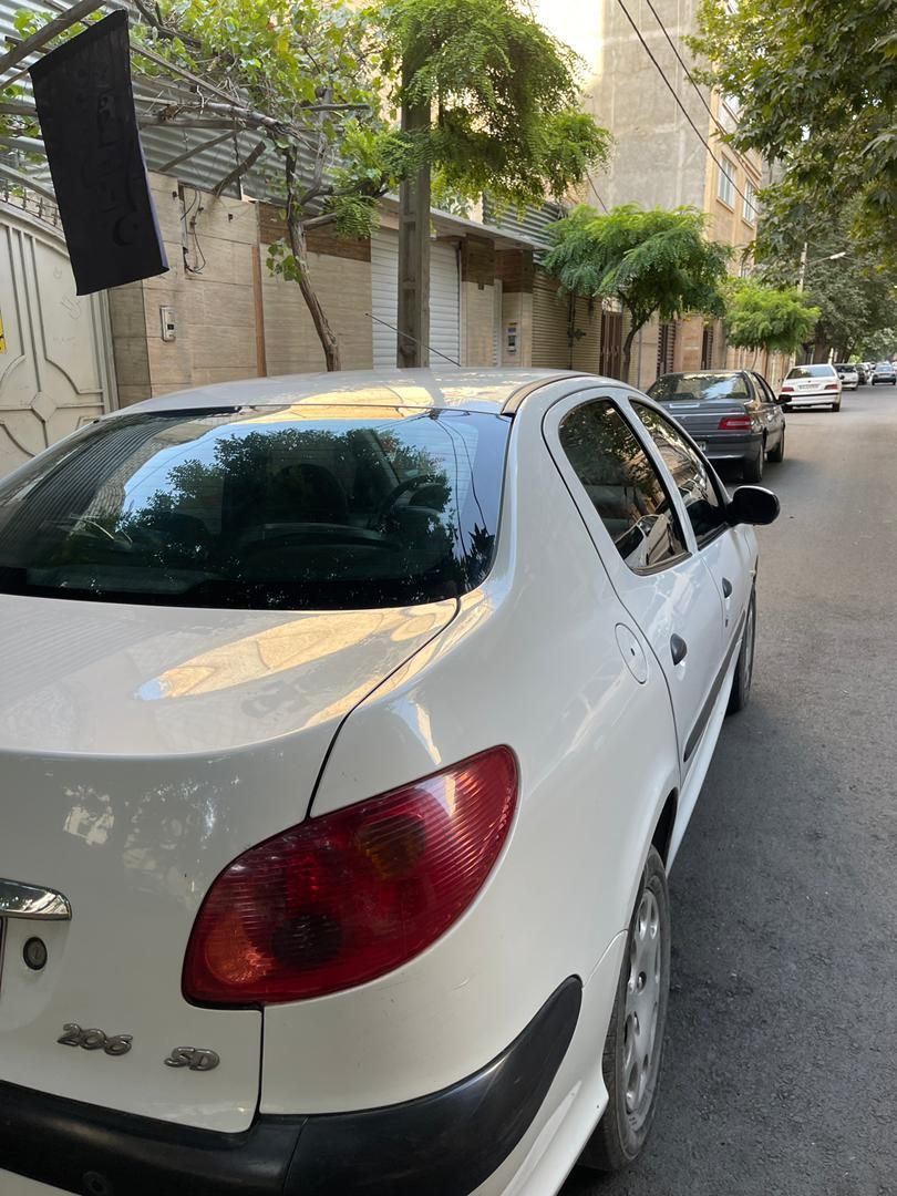 پژو ۲۰۶ صندوق دار v8 - 1396